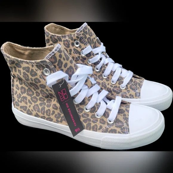 No Boundaries Leopard-Print High-Top Sneakers in Tan, Black & White - Picture 2 of 4